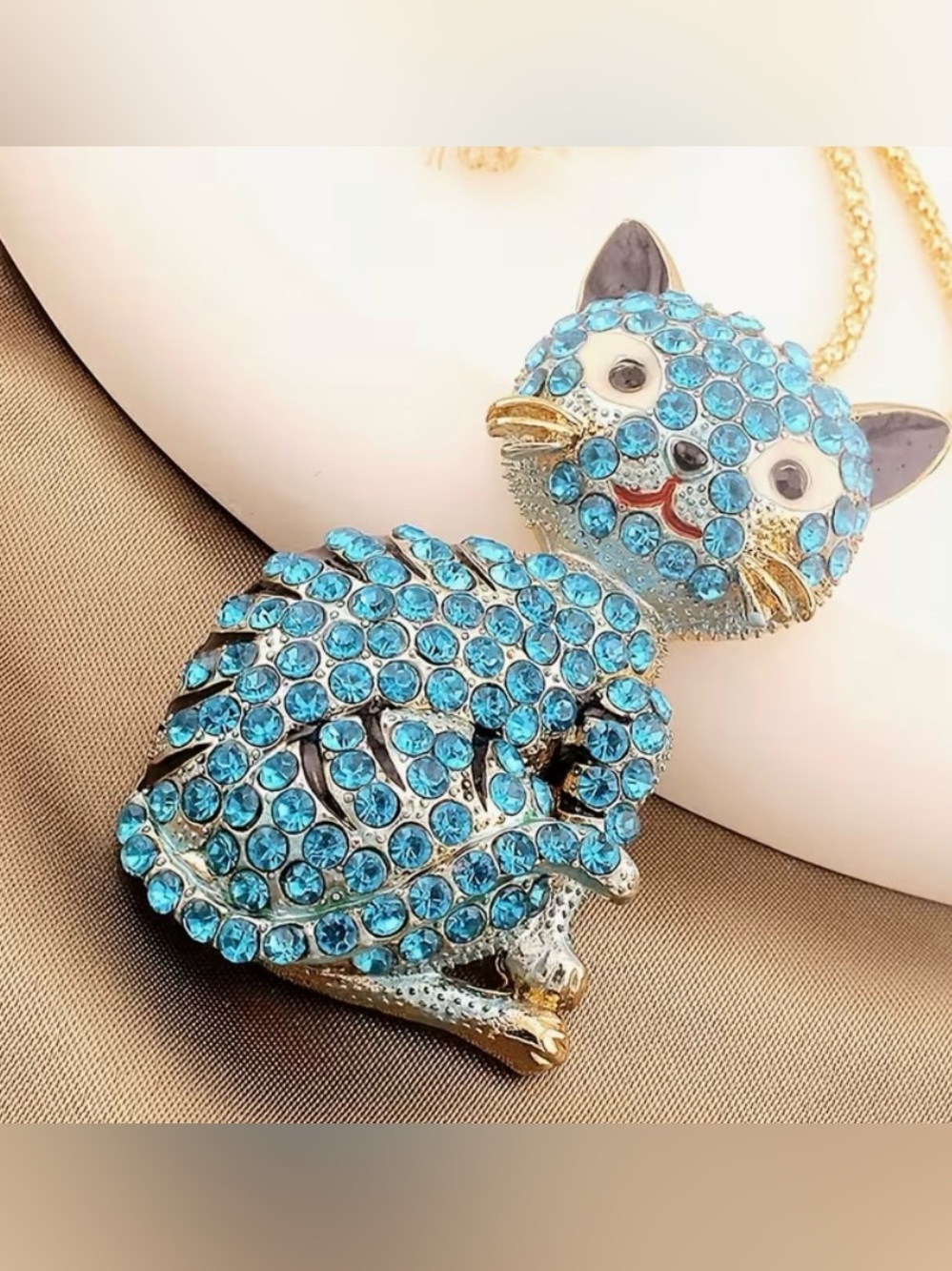 🩵 Betsey Johnson stunning crystal kitty cat necklace 🩵